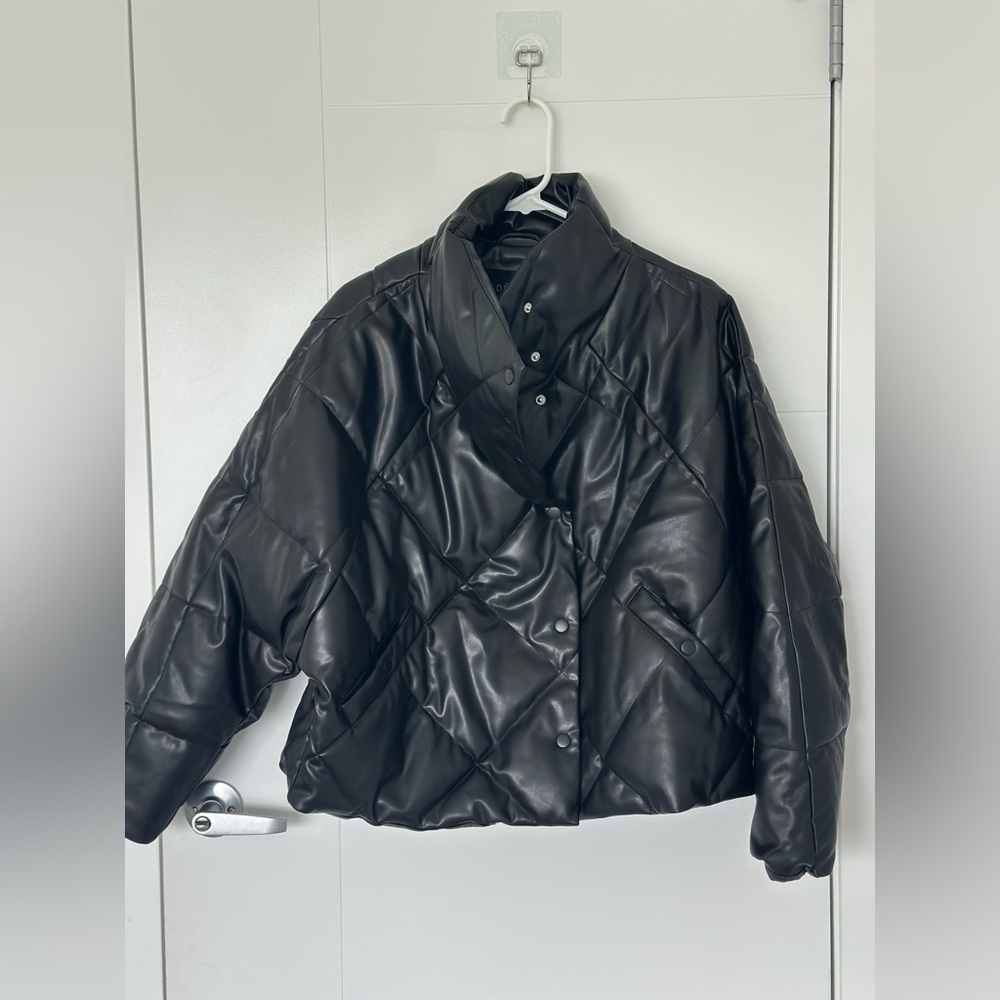 NWT DELUC Gwinnet Puffer Jacket Black Size S Oversized Faux Leather Quilted Coat - Picture 7 of 17